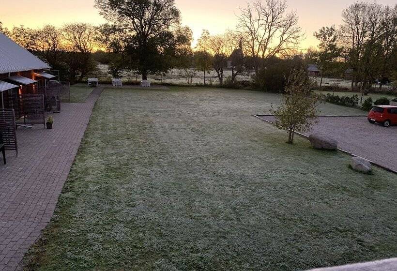 בית מלון כפרי Ljungs Fem Rum