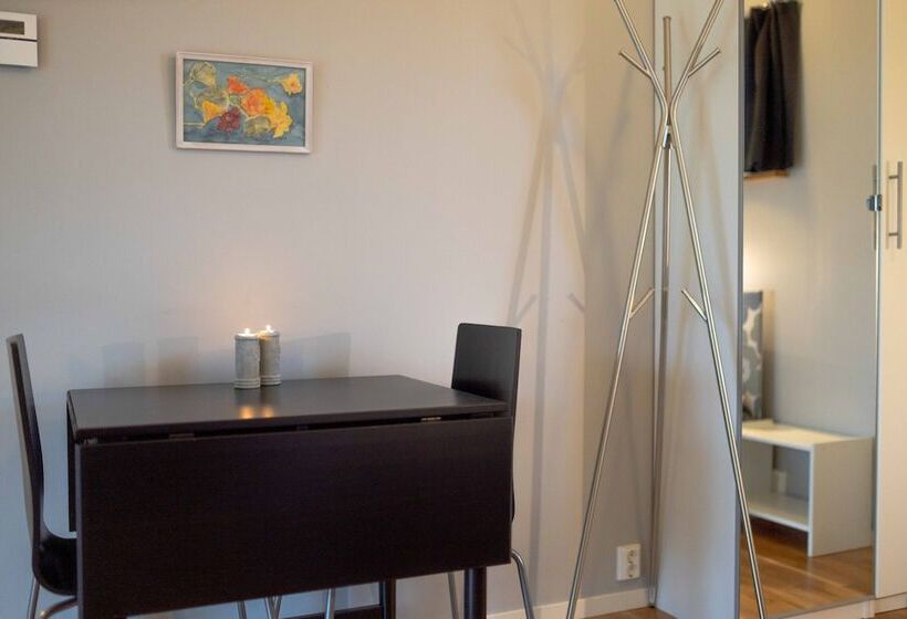 בית מלון כפרי Ljungs Fem Rum