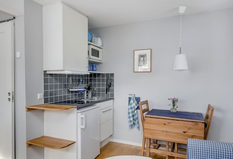 בית מלון כפרי Ljungs Fem Rum