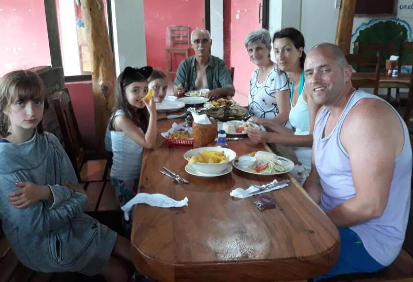 ホテル Restaurante Los Cocos