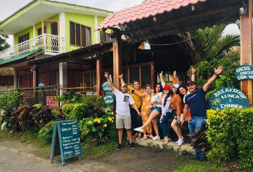 ホテル Restaurante Los Cocos