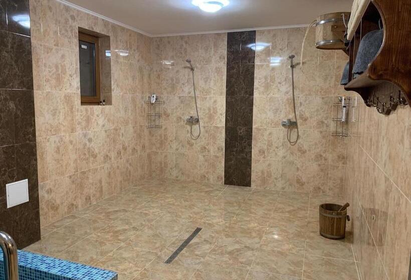 בית מלון כפרי Sukhoviia