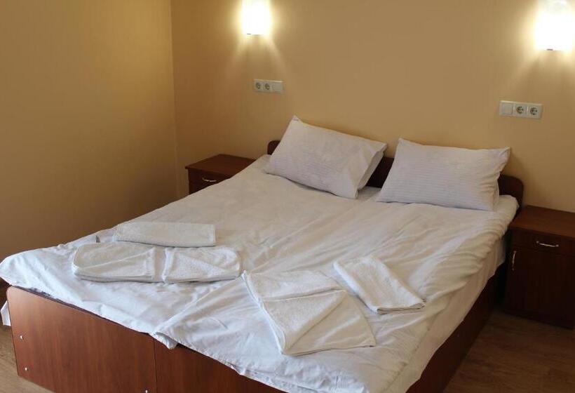 בית מלון כפרי Sukhoviia