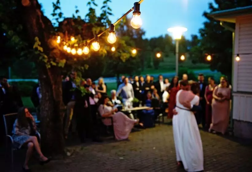 Hotelli Två Skyttlar