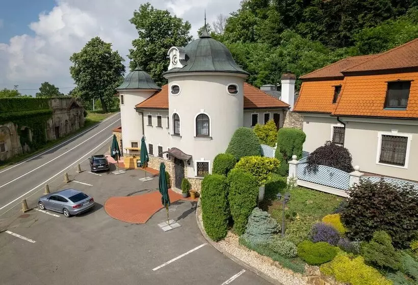 Hotelli Zámeček Pod Hradem Starý Jičín 111