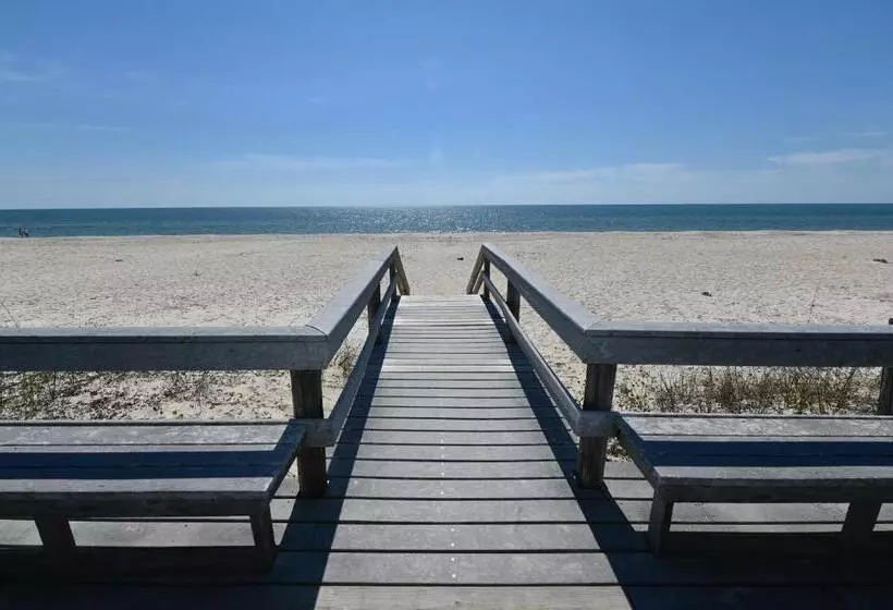 Motelli Buccaneer Inn