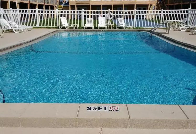 Motelli Buccaneer Inn