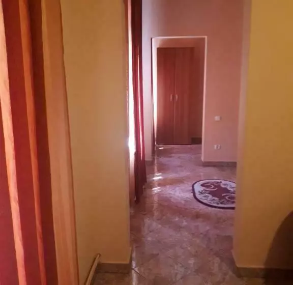 Motelli Complex Turistic Paralela'45