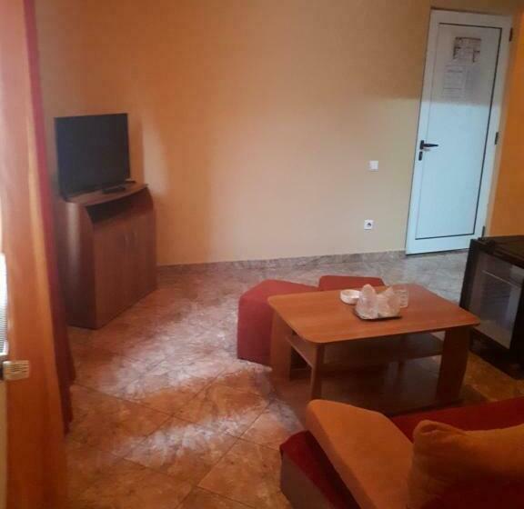 汽车旅馆  Complex Turistic Paralela'45