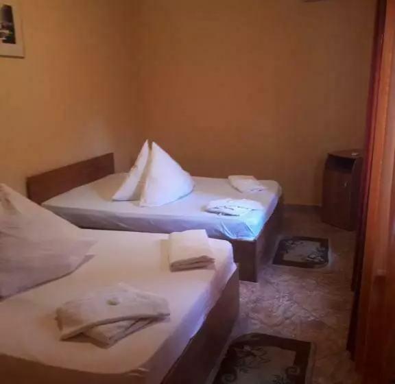 Motelli Complex Turistic Paralela'45