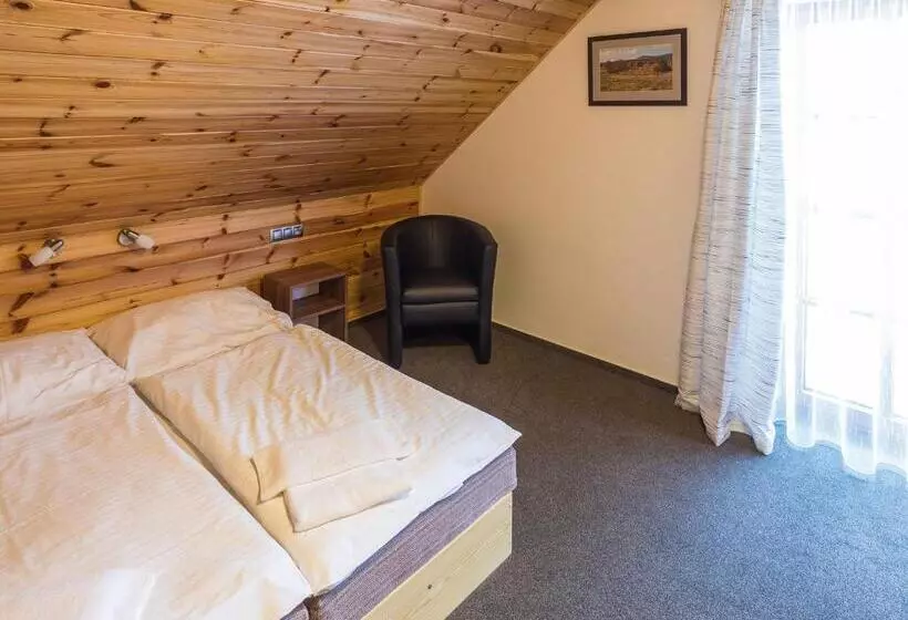 ペンション Ea Horský Hotel Hájenka