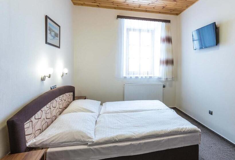 פנסיון Ea Horský Hotel Hájenka