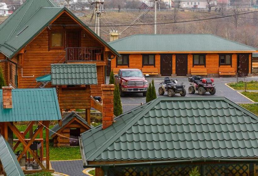 Majatalo Gostynnyi Dvir Burkut