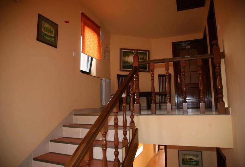 بنسيون Vila Delta Travel Mila 23