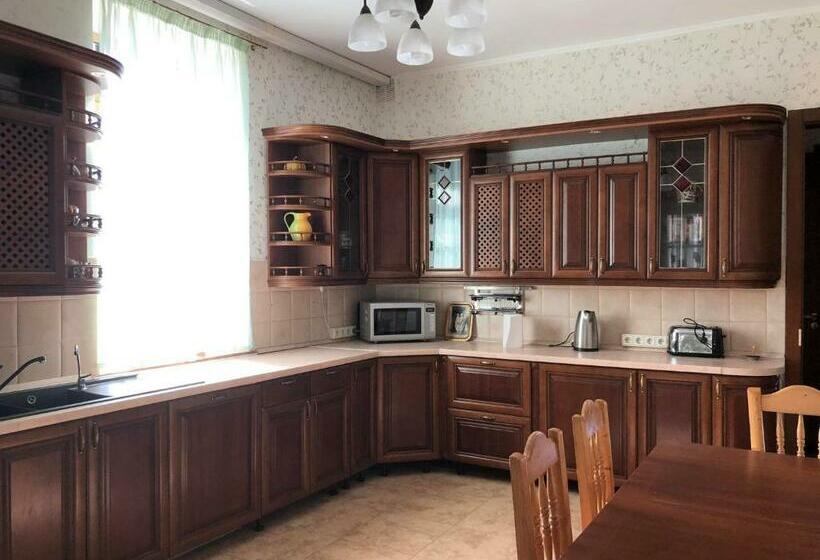 فندق صغير Ethno Complex Ukrayinske Selo