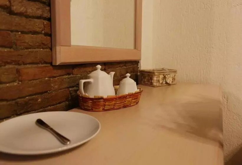 ベッドアンドブレックファースト Cypriot Swallow Boutique