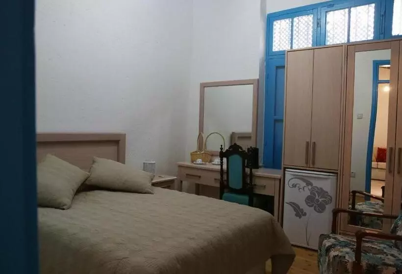 ベッドアンドブレックファースト Cypriot Swallow Boutique