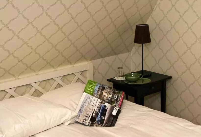 Bjälbo Gästhus B&b