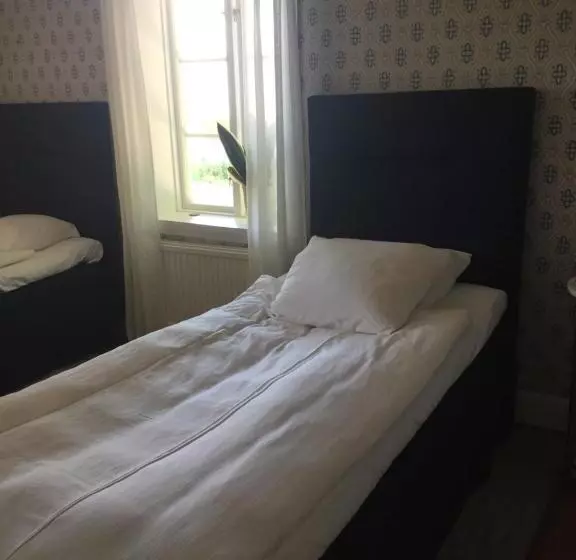 Bjälbo Gästhus B&b