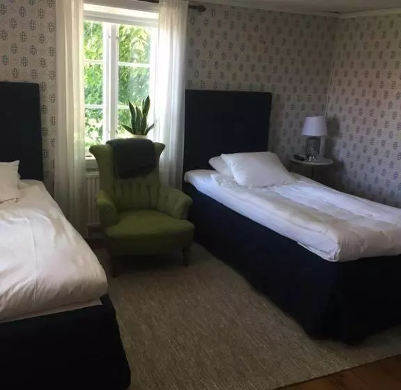 Bjälbo Gästhus B&b