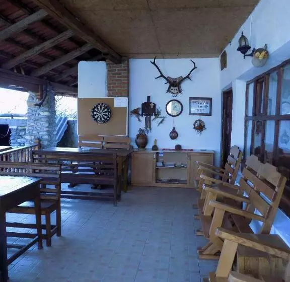 ホテル Agro Pensiunea Plaiul Castanilor
