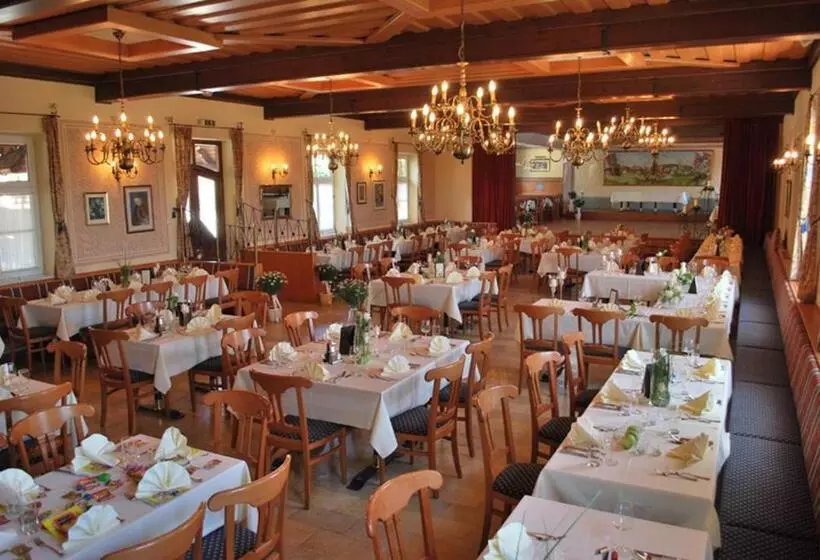 Hotelli Gasthof Beim Böckhiasl