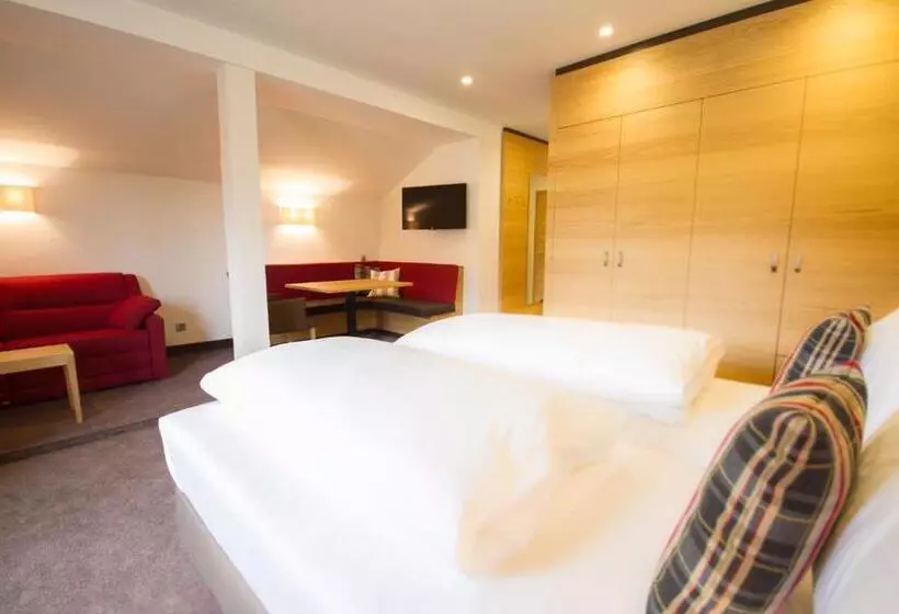 Hotelli Gasthof Beim Böckhiasl