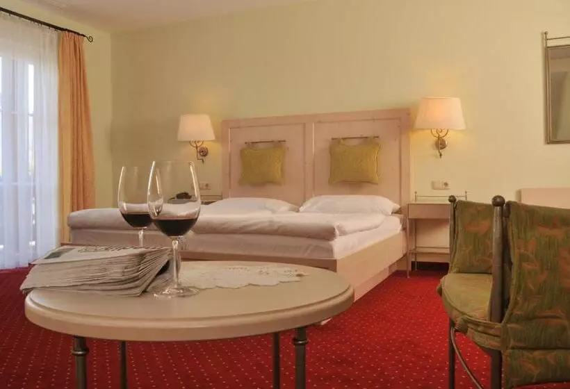 Hotelli Gasthof Beim Böckhiasl