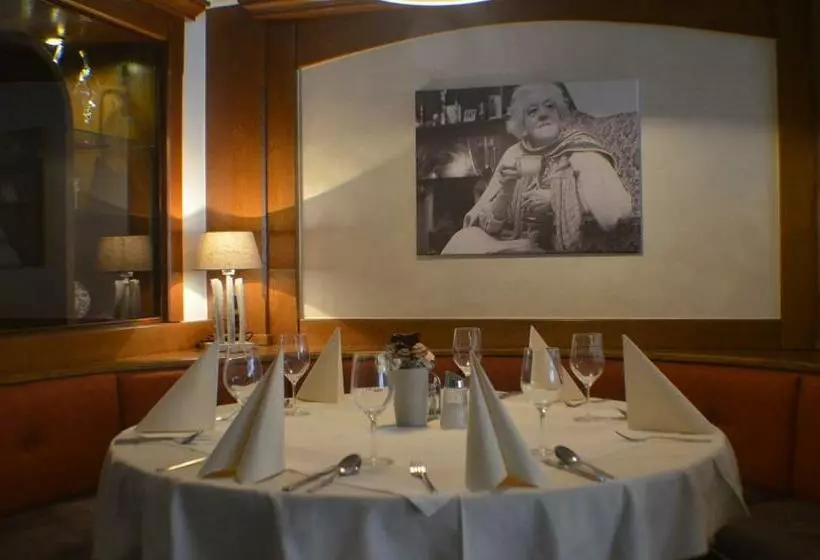 Hotelli Gasthof Ginzinger