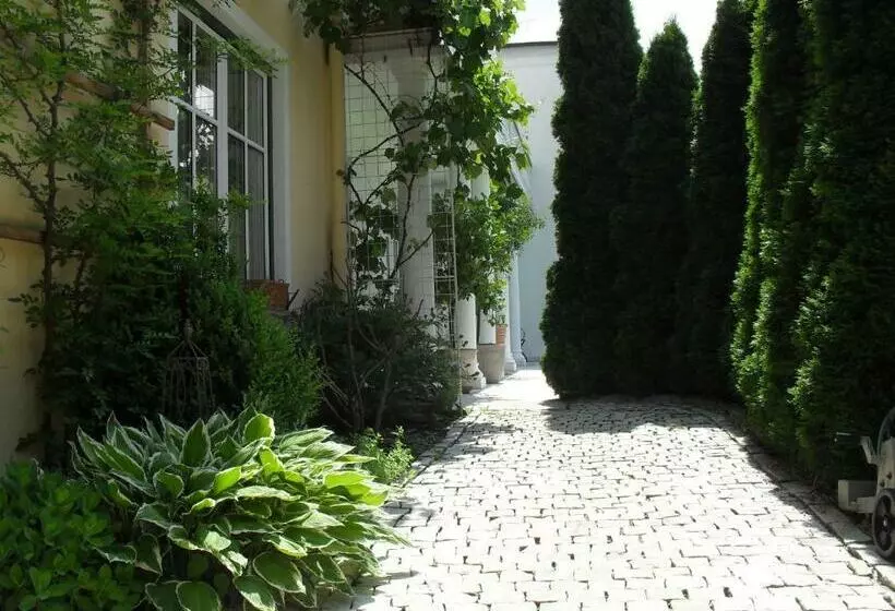 Hotelli Gasthof Ginzinger