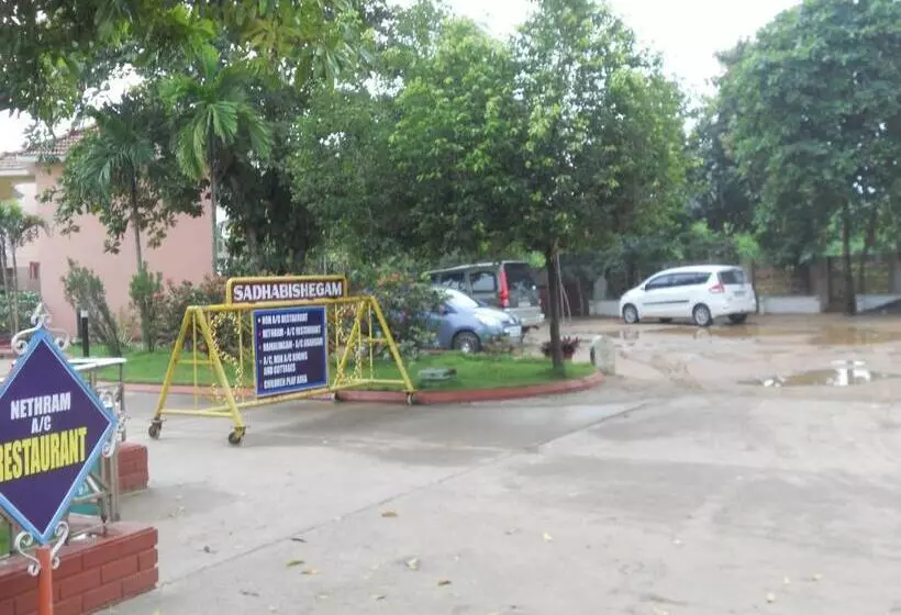 Hotelli Sadhabishegam