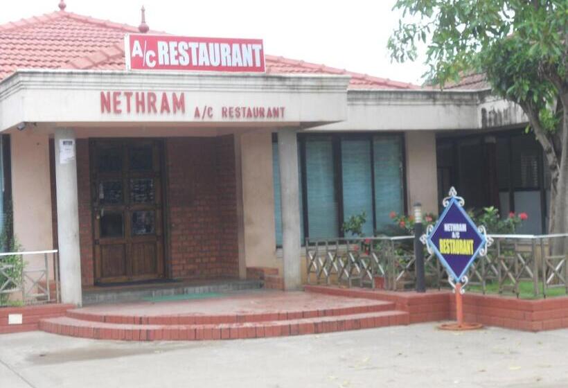 Hotel Sadhabishegam
