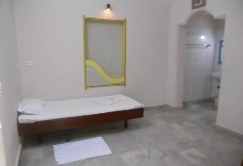 Hotelli Sadhabishegam