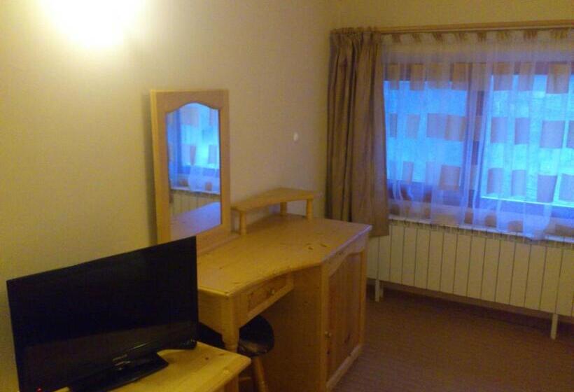 ホテル Yagodina Family