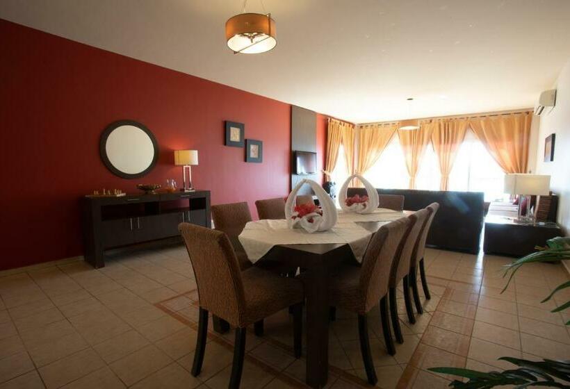 La Fontaine Lagoon Resort