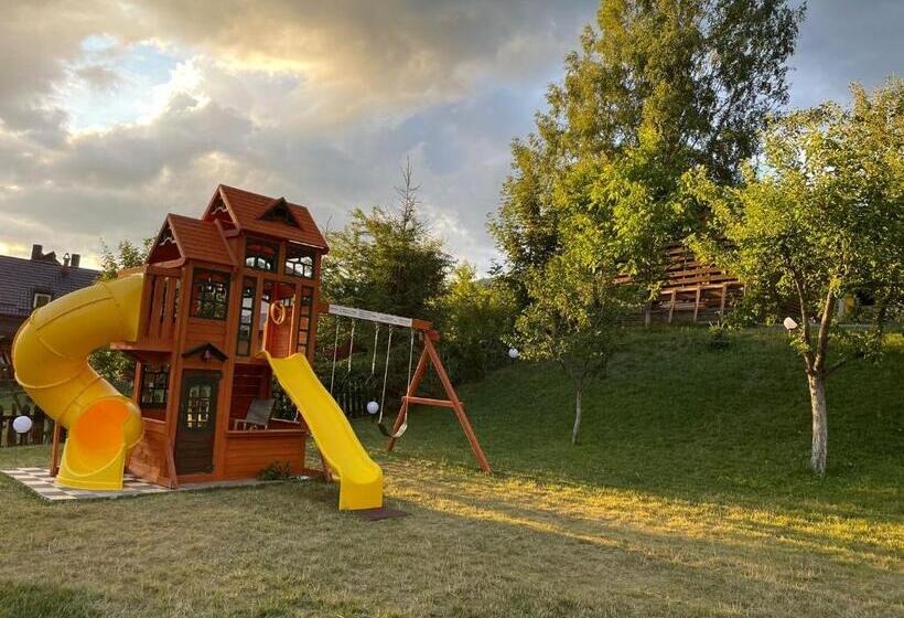 پانسیون Cazare Colibita Casa Lipan