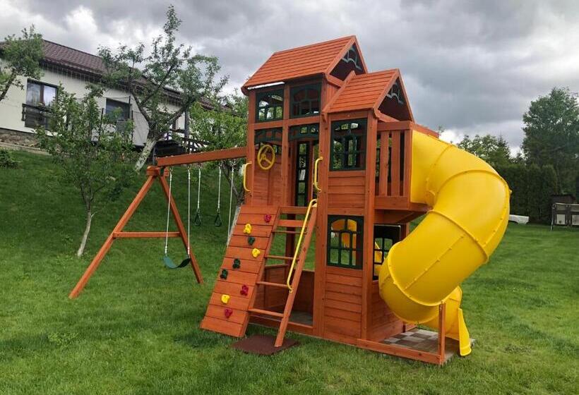 پانسیون Cazare Colibita Casa Lipan