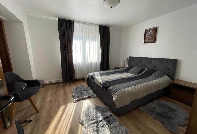 پانسیون Cazare Colibita Casa Lipan