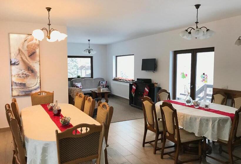 پانسیون Cazare Colibita Casa Lipan