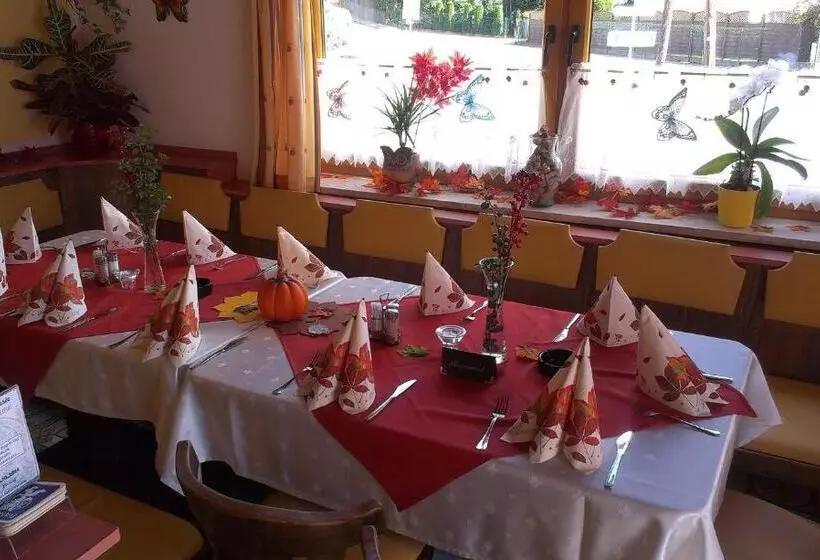 Majatalo Gasthof Papillon