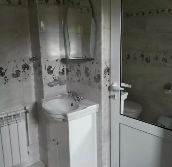 ペンション Guest House Stoletnika