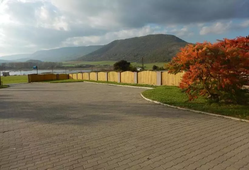 Majatalo Penzión Réva