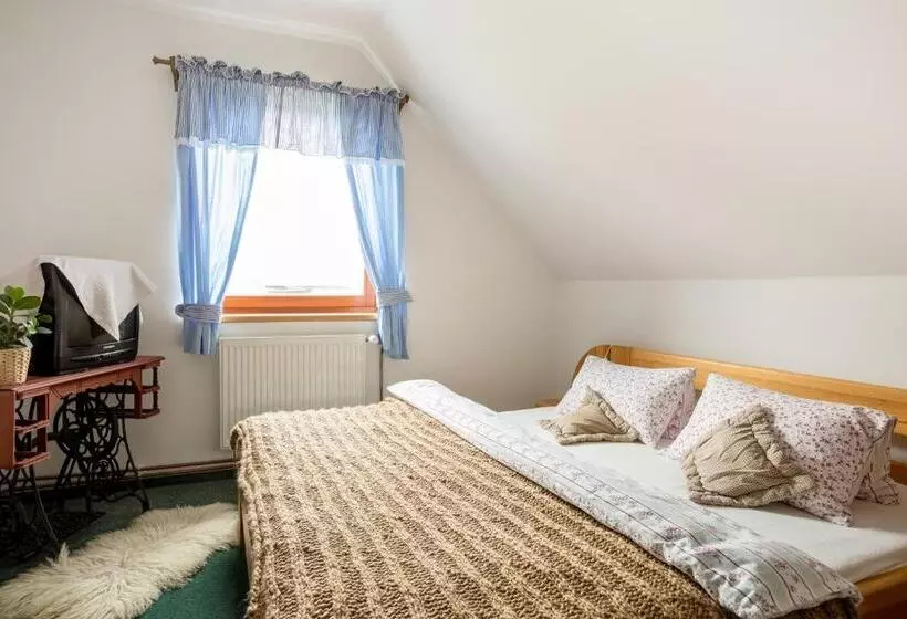 Majatalo Penzion U Lípy