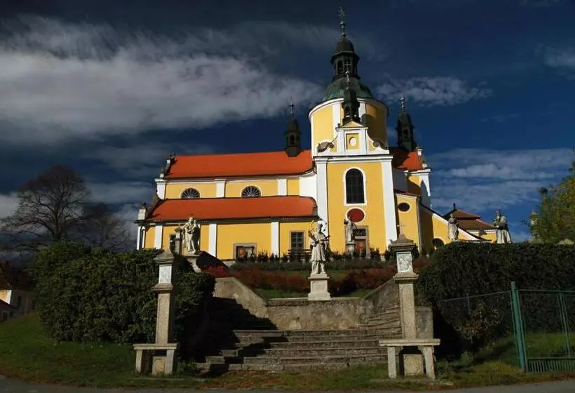 Majatalo Penzion U Lípy