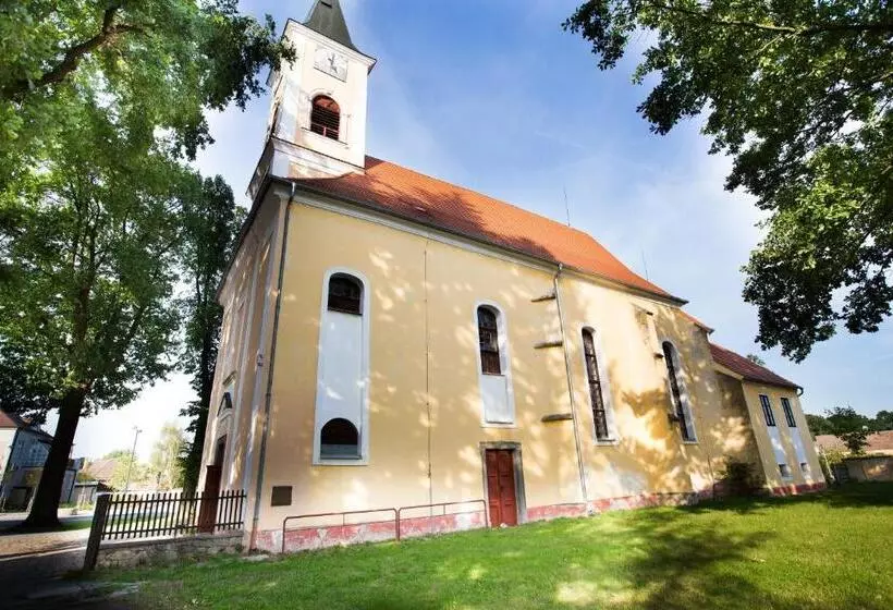 Majatalo Penzion U Lípy