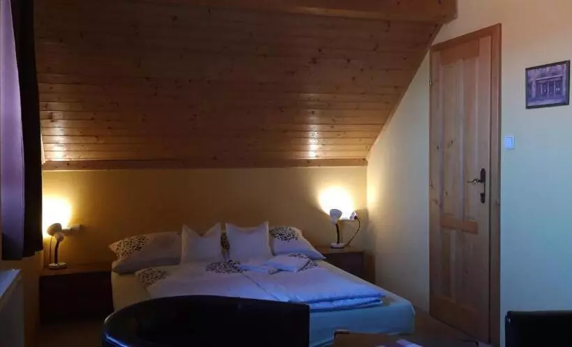 Majatalo Penzion U štoly