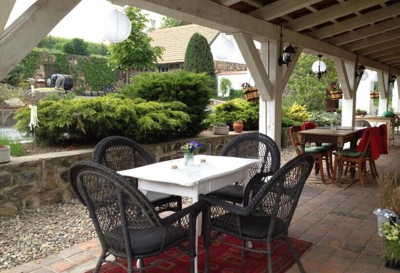 פנסיון Penzion V Polích