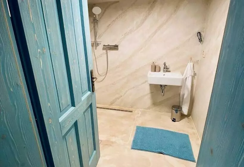 ペンション Penzion   Vinařství Hanuš