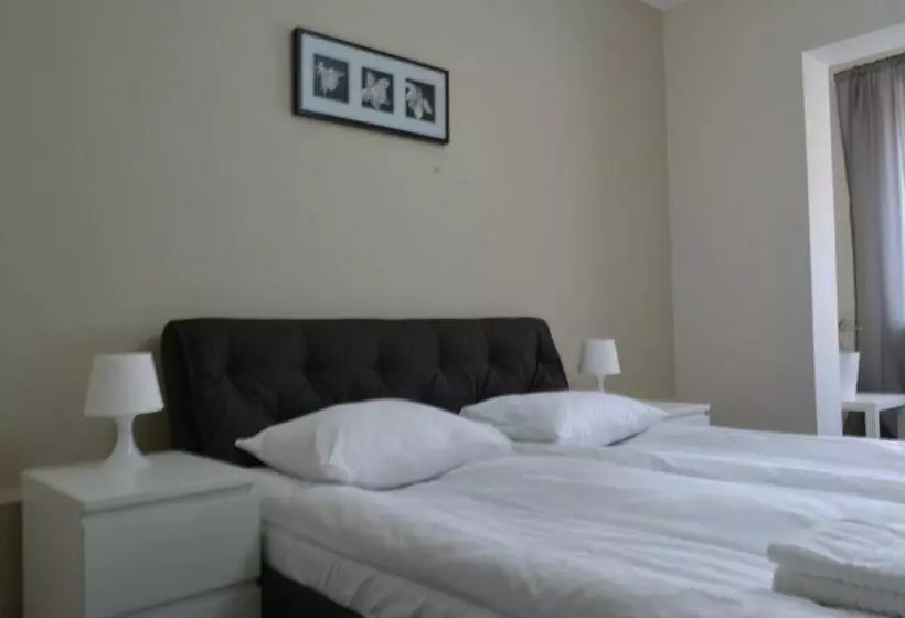 Rakhiv Hotel & Apartments