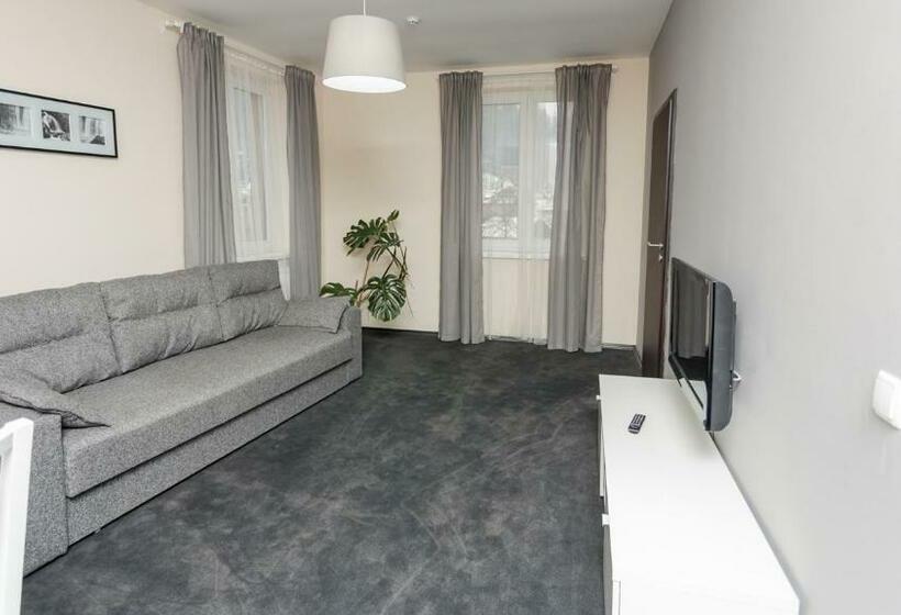 Rakhiv Hotel & Apartments